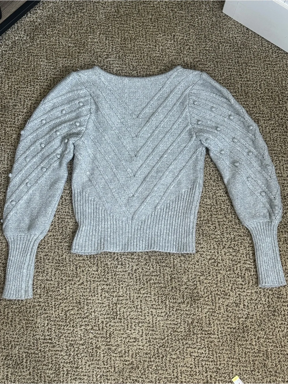 White House Black Market Silver Gray Metallic Bobble Knit V-Neck Sweater Medium